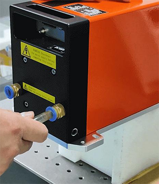 射频激光器接入水冷管